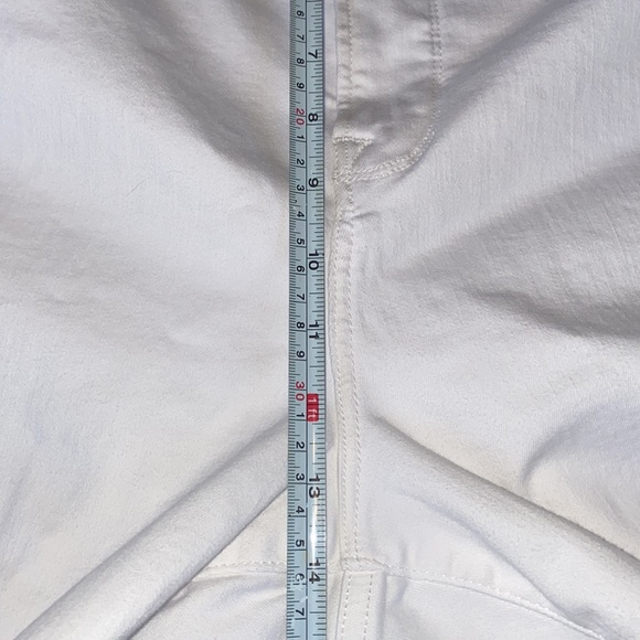 Good American Good Waist Crop Jean, white, size 22, distressed knees - Picture 8 of 10